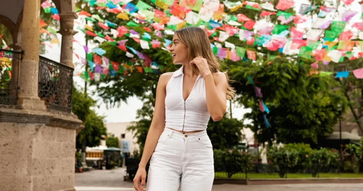 mujer vestida de feria