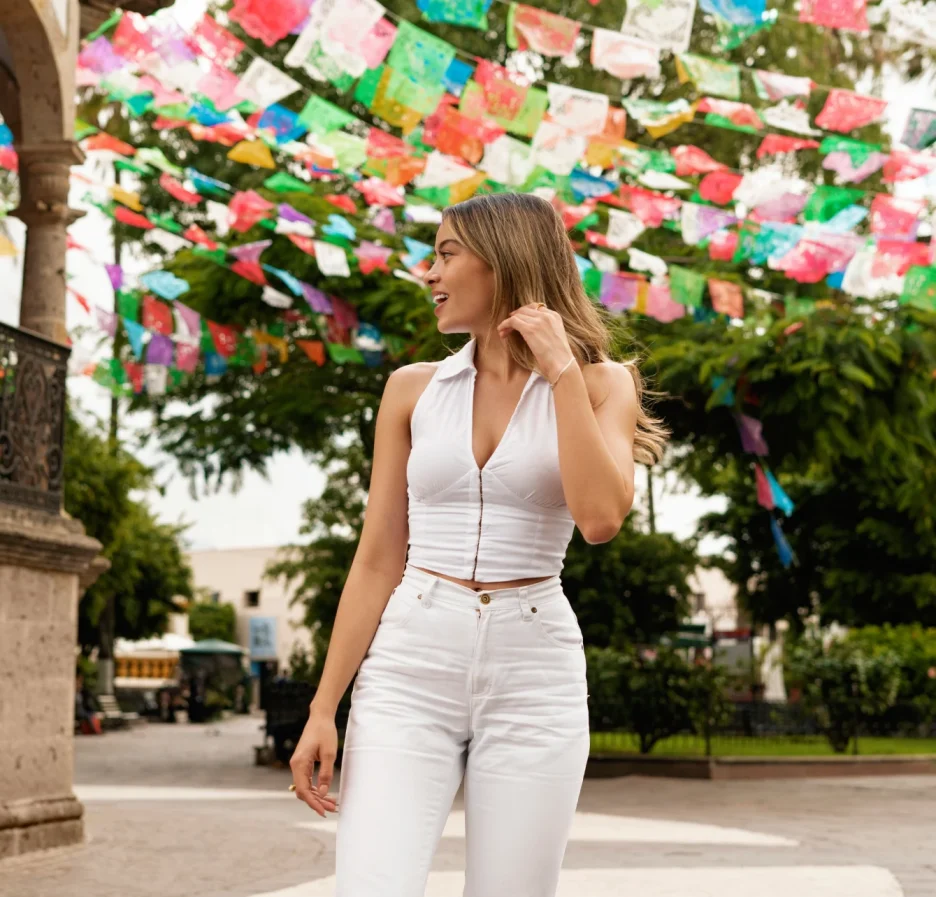 mujer vestida de feria