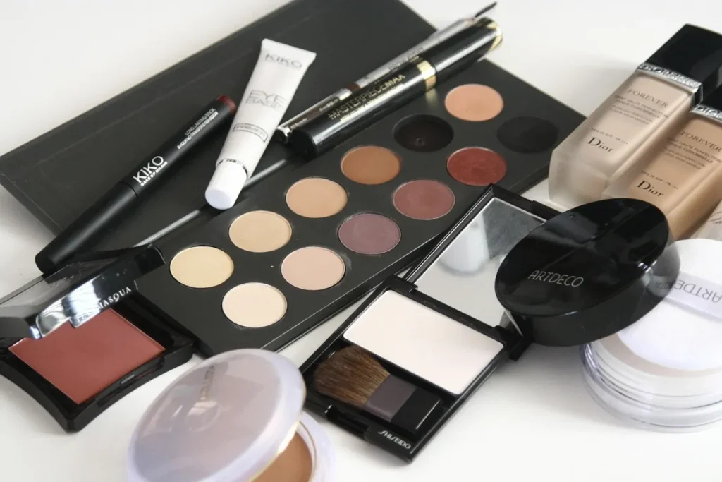 Paleta de correctores de colores para neutralizar ojeras