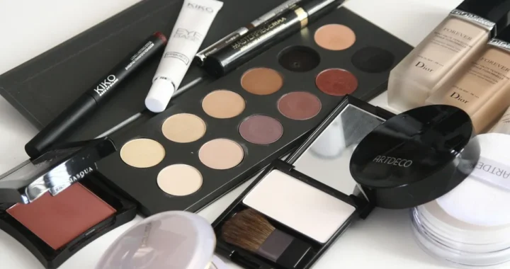 Paleta de correctores de colores para neutralizar ojeras